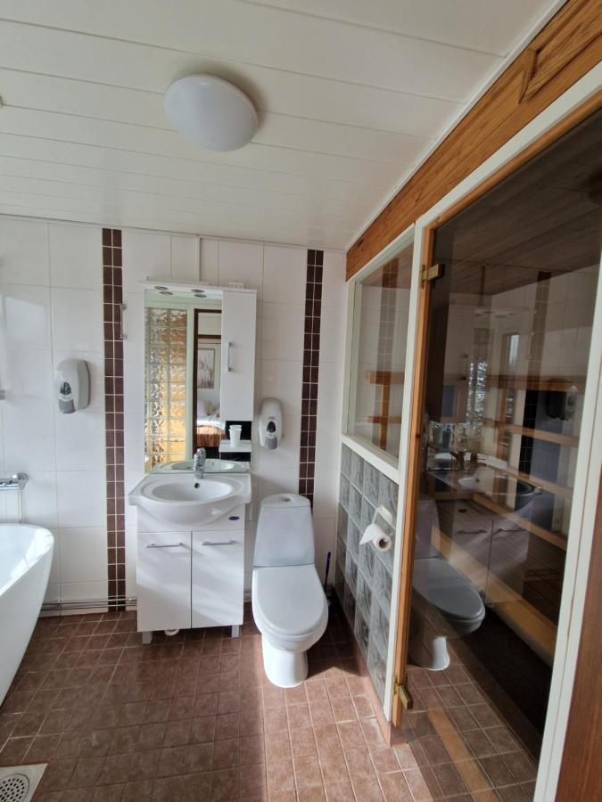 Botnia Hotel & Restaurant Kruunupyy エクステリア 写真